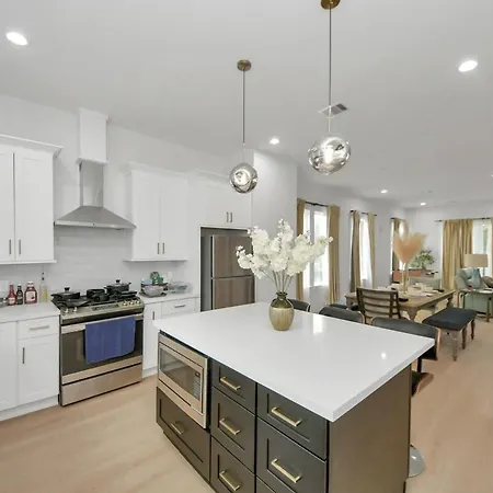 3Bdr 6Beds In Ellegant Home With Rooftop Lounge And Skylineview